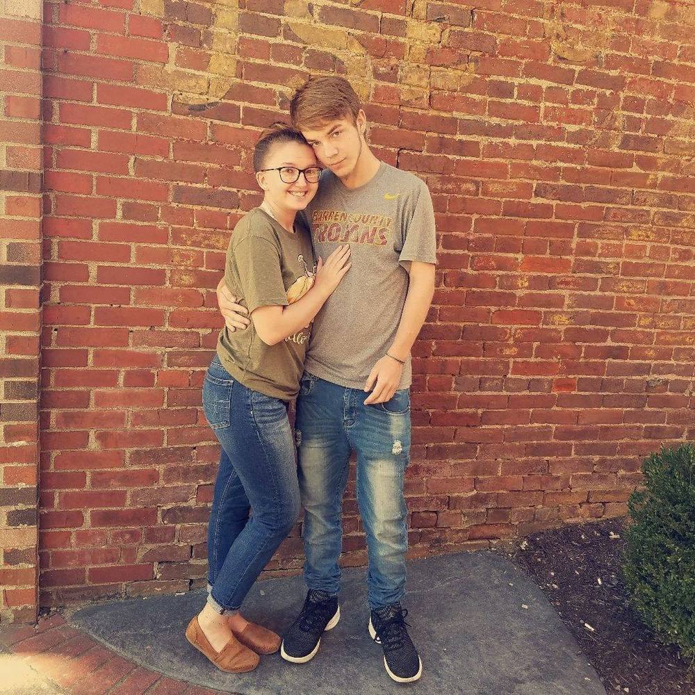 Meet your Posher, Dustin